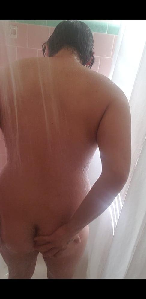 22P Swinging teenage cock in shower