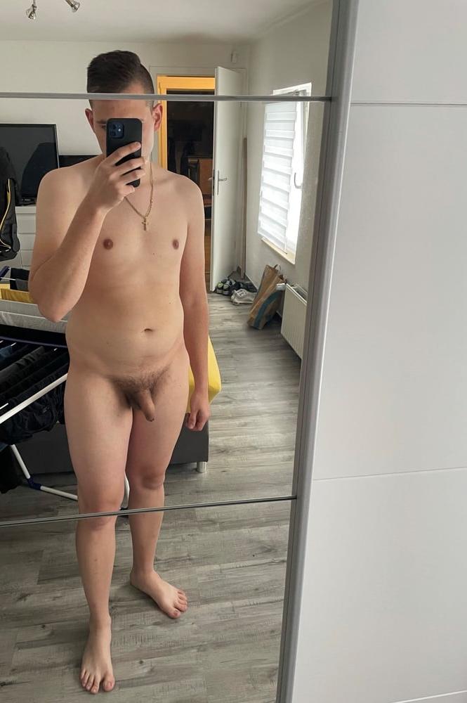 25P Horny &amp; Naked
