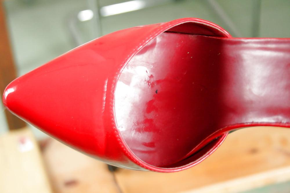 25P red heels