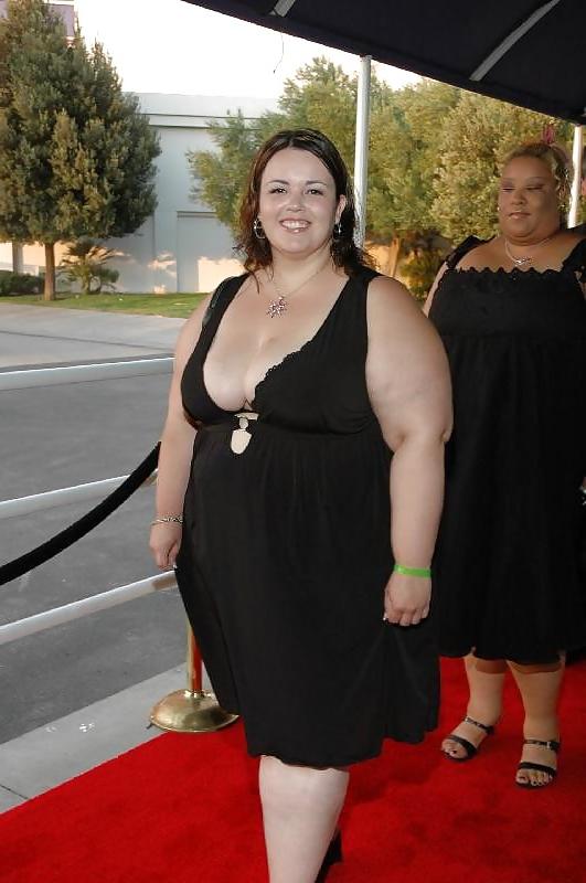 15P More bbw cleavage