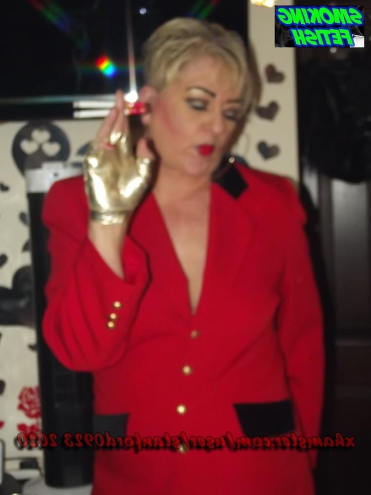 25P SMOKING FETISH WHORE 2