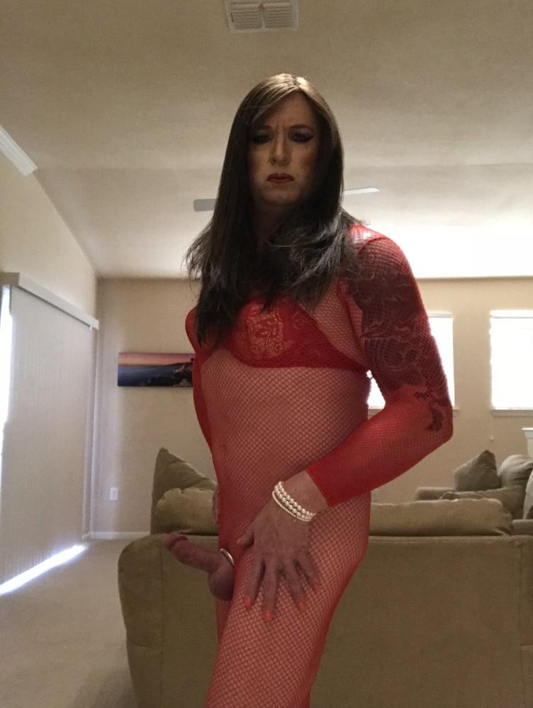 18P Lady in Red