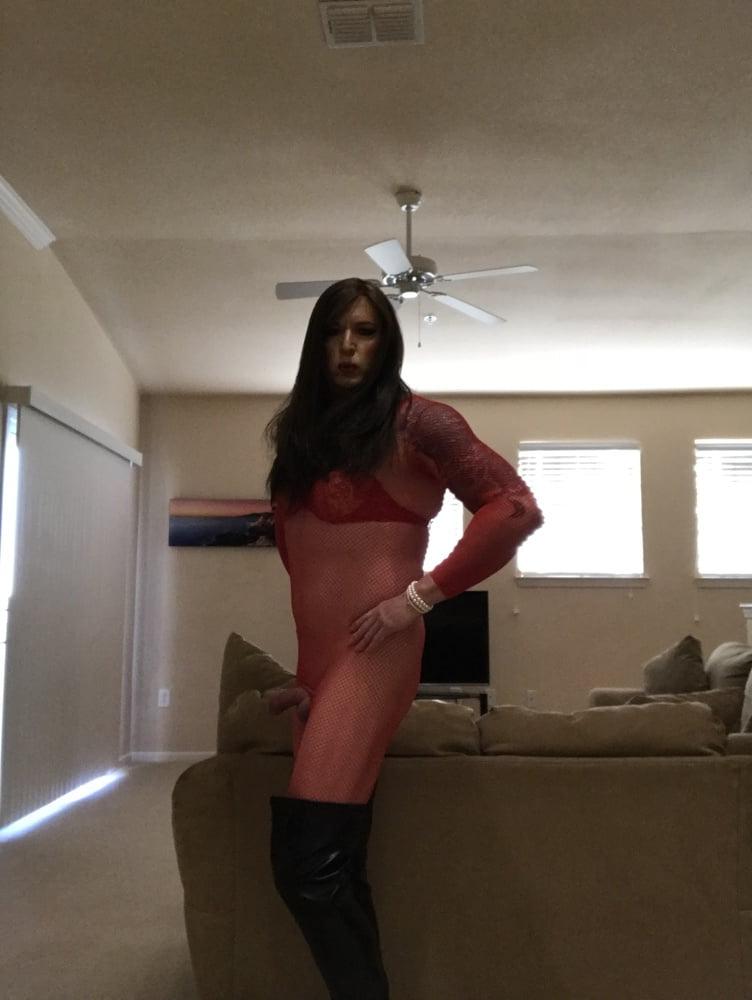 18P Lady in Red
