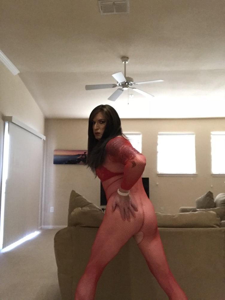 18P Lady in Red