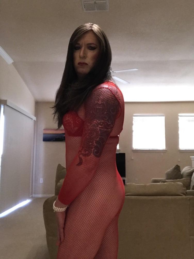 18P Lady in Red