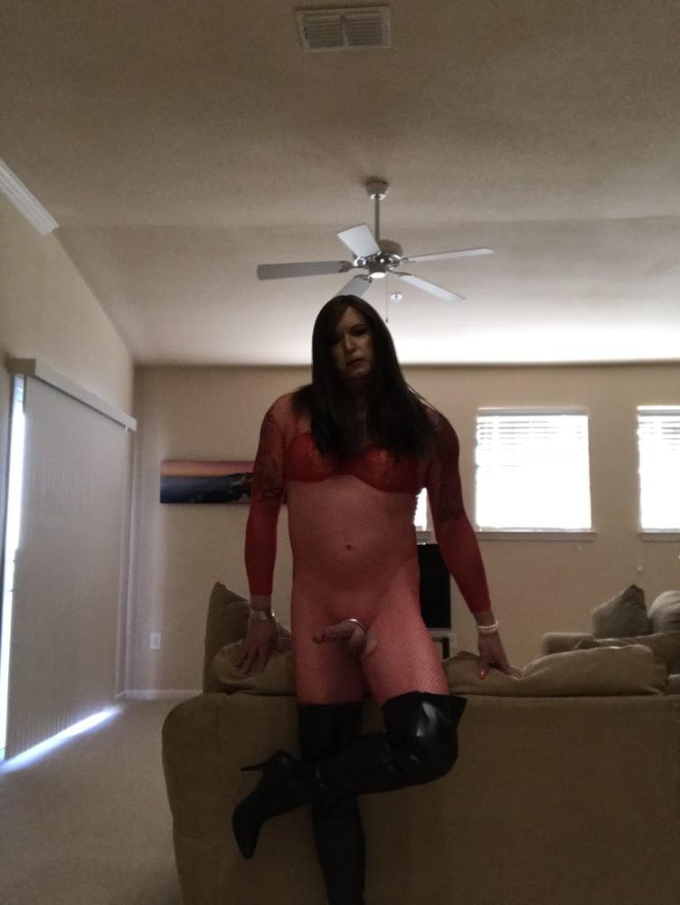 18P Lady in Red
