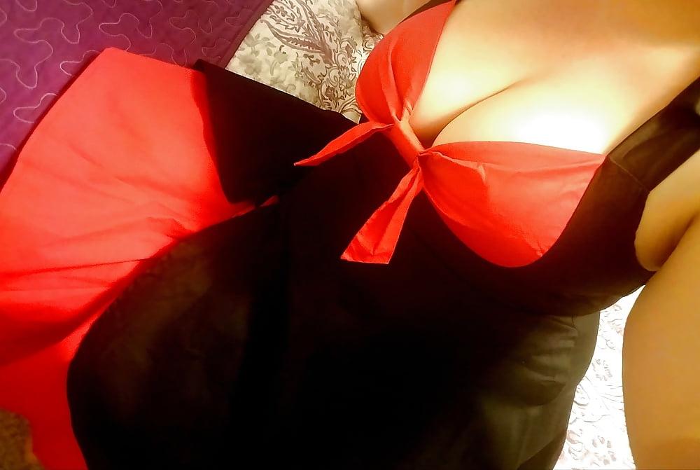 25P Wife &amp; Milf  -  Random Chest - Tits - Cleavage - Boob Shots