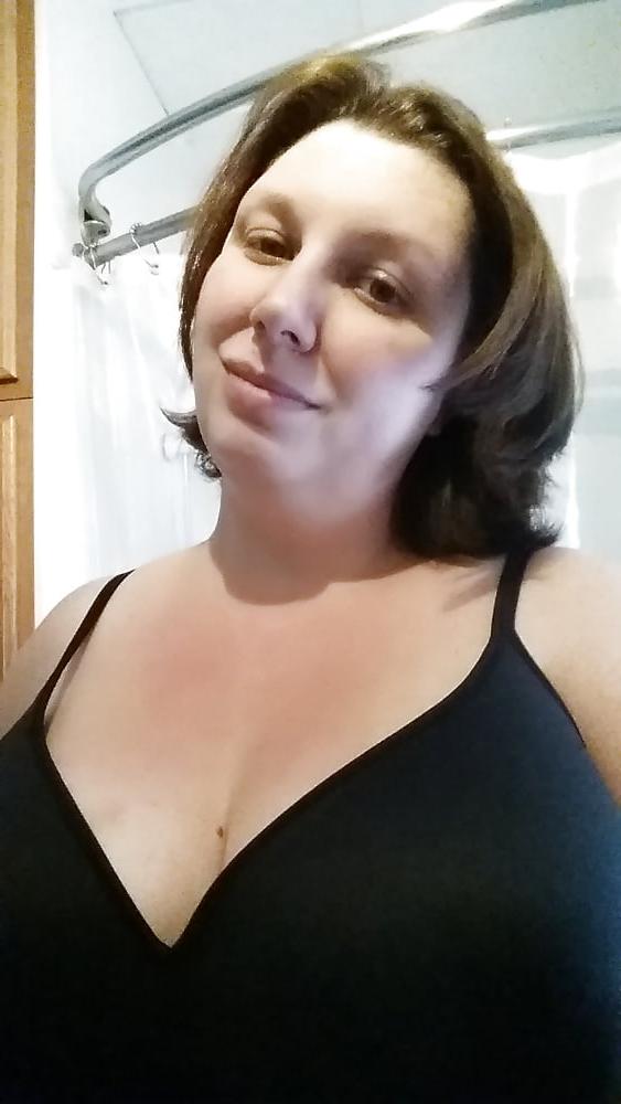 25P Wife &amp; Milf  -  Random Chest - Tits - Cleavage - Boob Shots