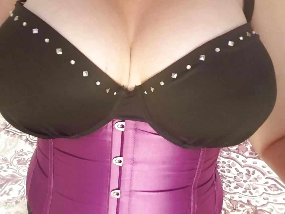 25P Wife &amp; Milf  -  Random Chest - Tits - Cleavage - Boob Shots
