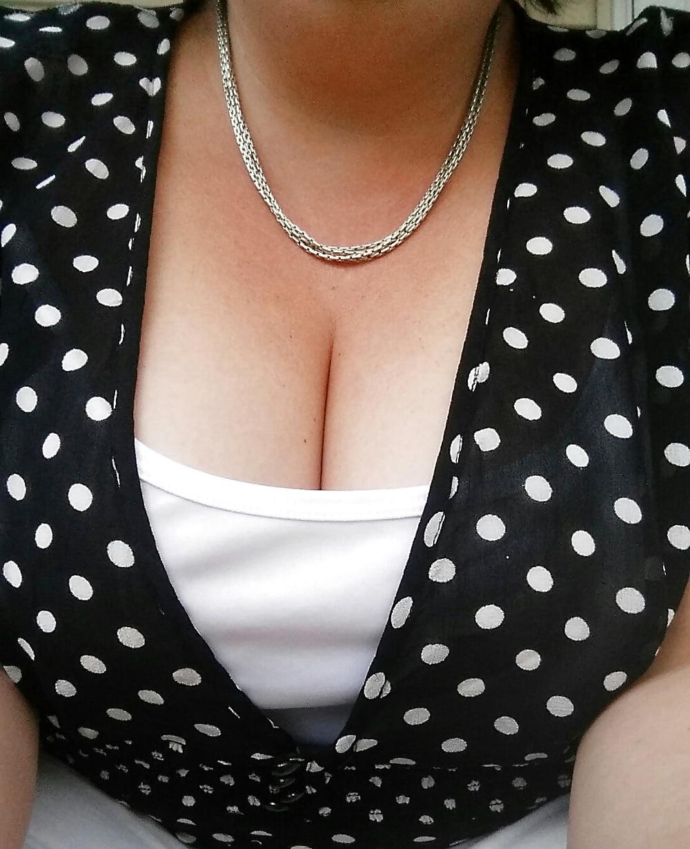 14P Wife &amp; Milf  -  Random Chest - Tits - Cleavage - Boob Shots