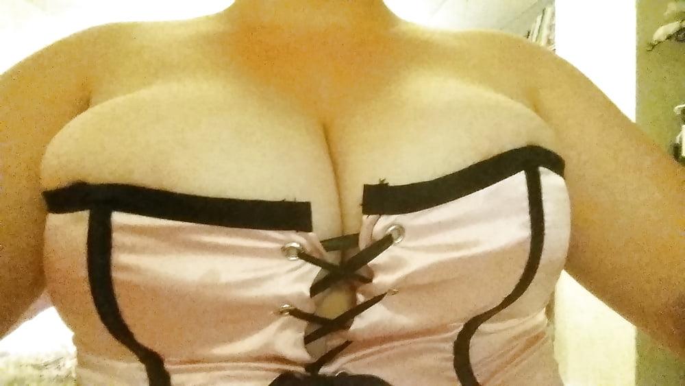 14P Wife &amp; Milf  -  Random Chest - Tits - Cleavage - Boob Shots