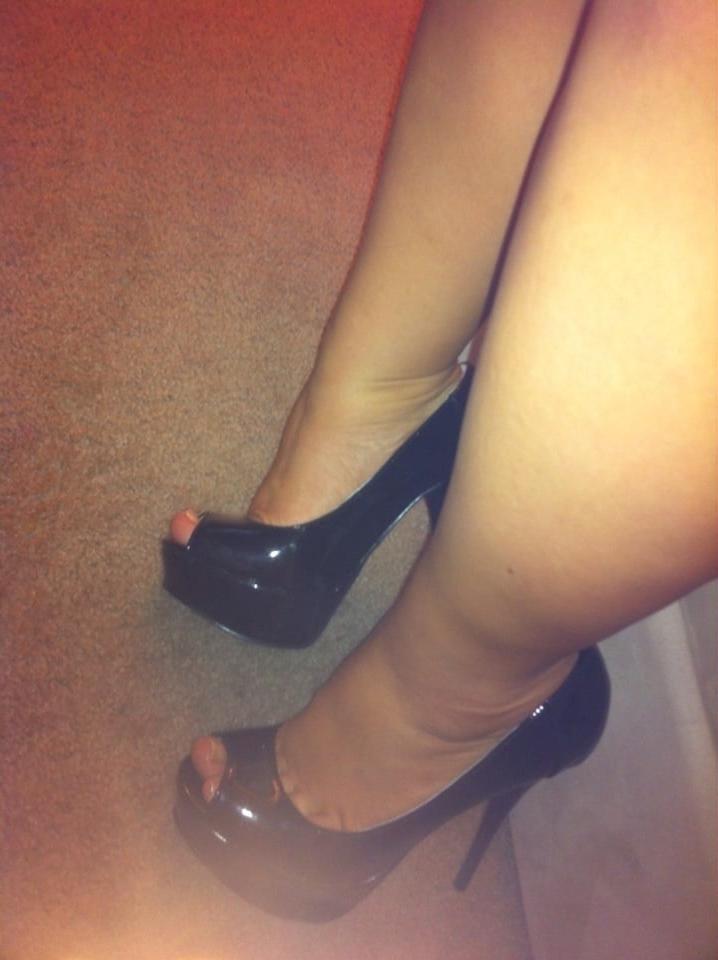 7P BLACK HEELS