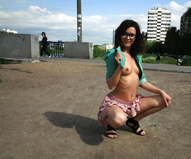 16P Cute Nerd Flashing