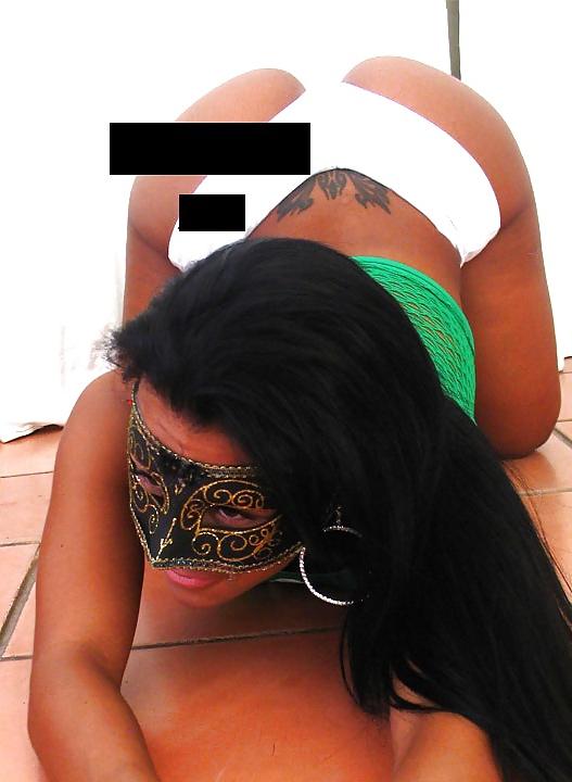 25P Hot Mexican girl dancing (pics)