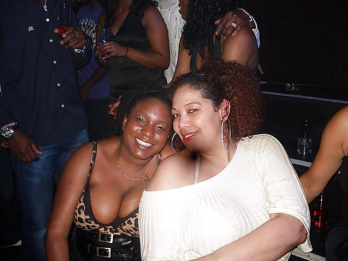 9P Dutch Ebony cleavage 