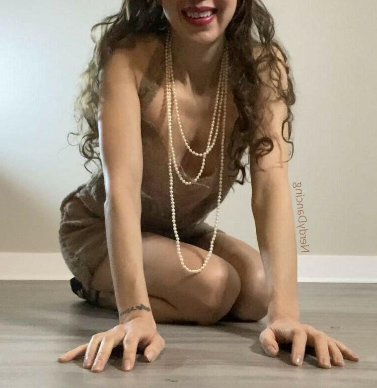 22P Nerdy Dancing nude