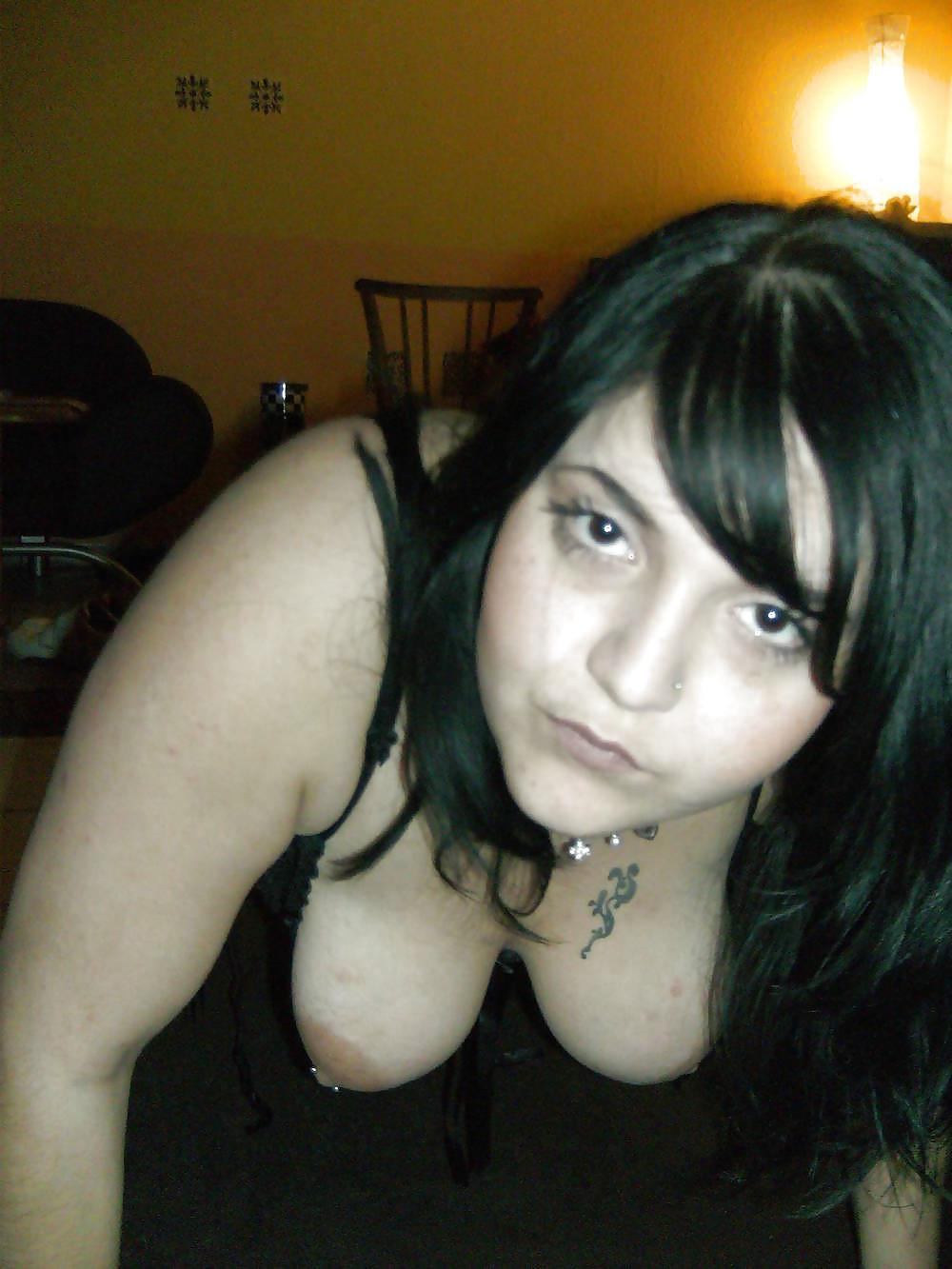 25P Chubby Dark Hair Milf