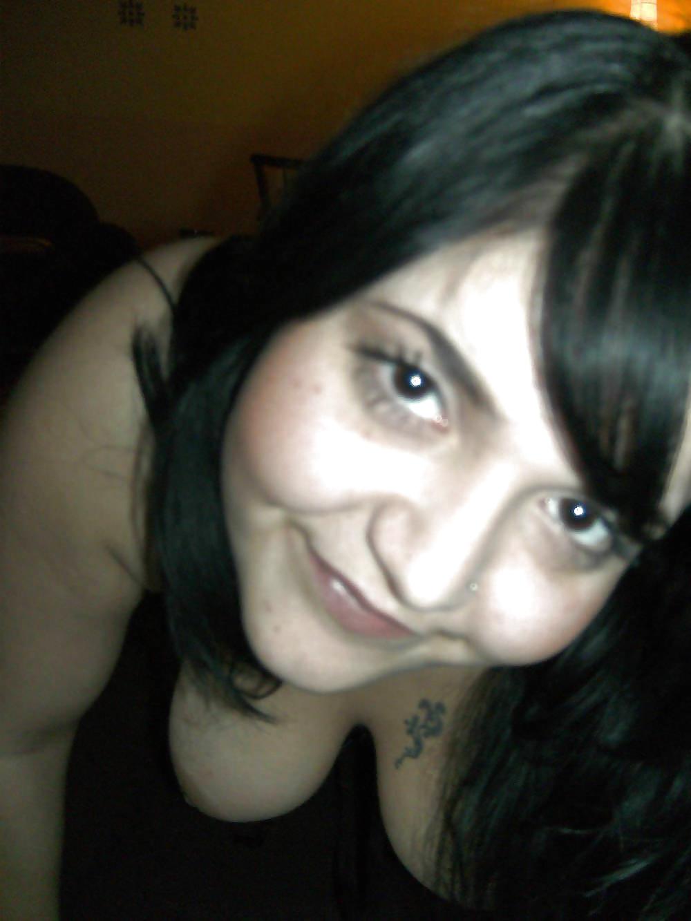 25P Chubby Dark Hair Milf