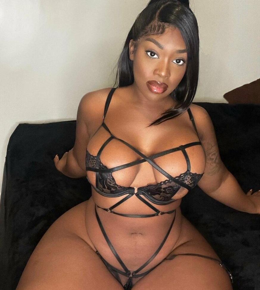25P Chocolate Goddess nude