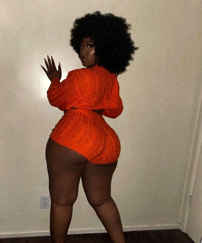 25P Chocolate Goddess nude