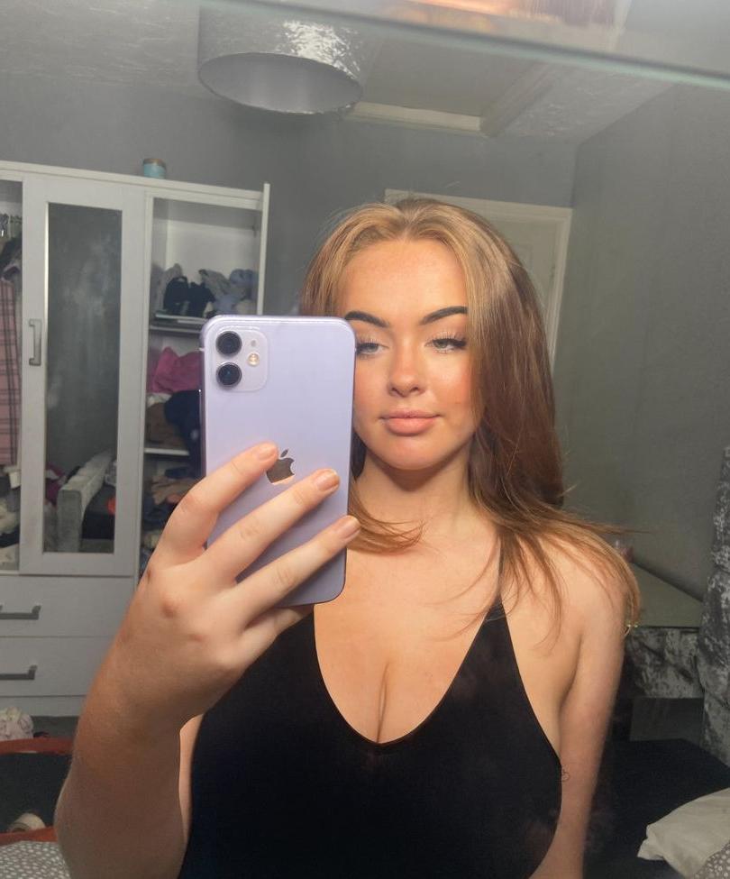 25P Neave Dare nude