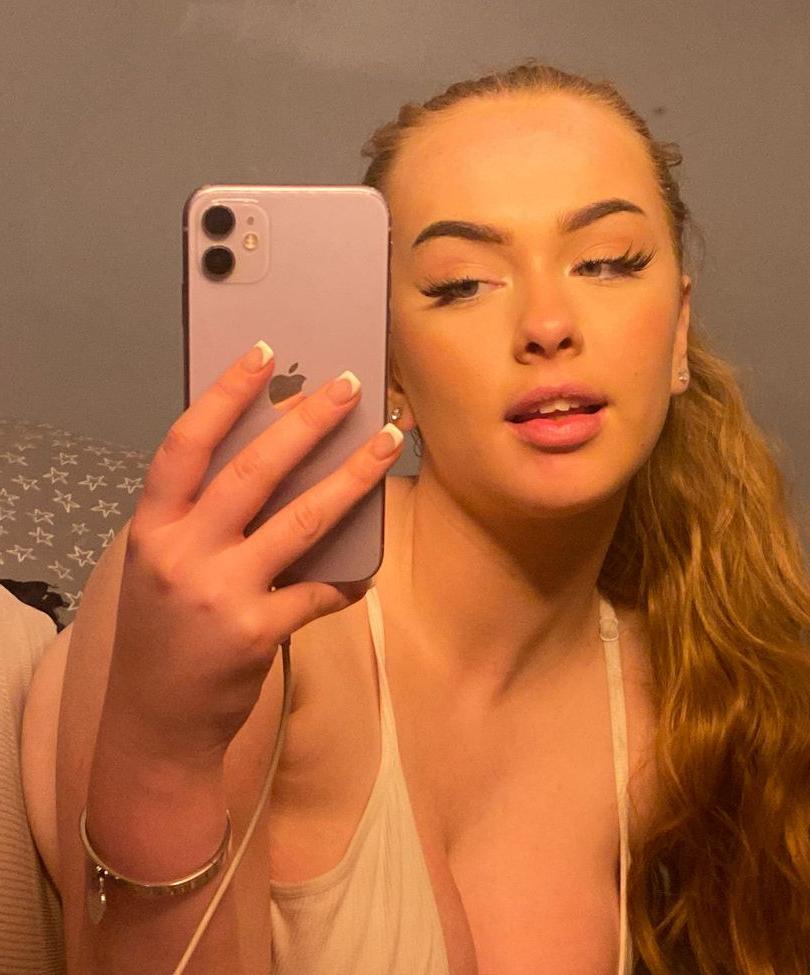 25P Neave Dare nude