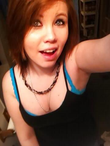 25P Teen Cleavage Teasers