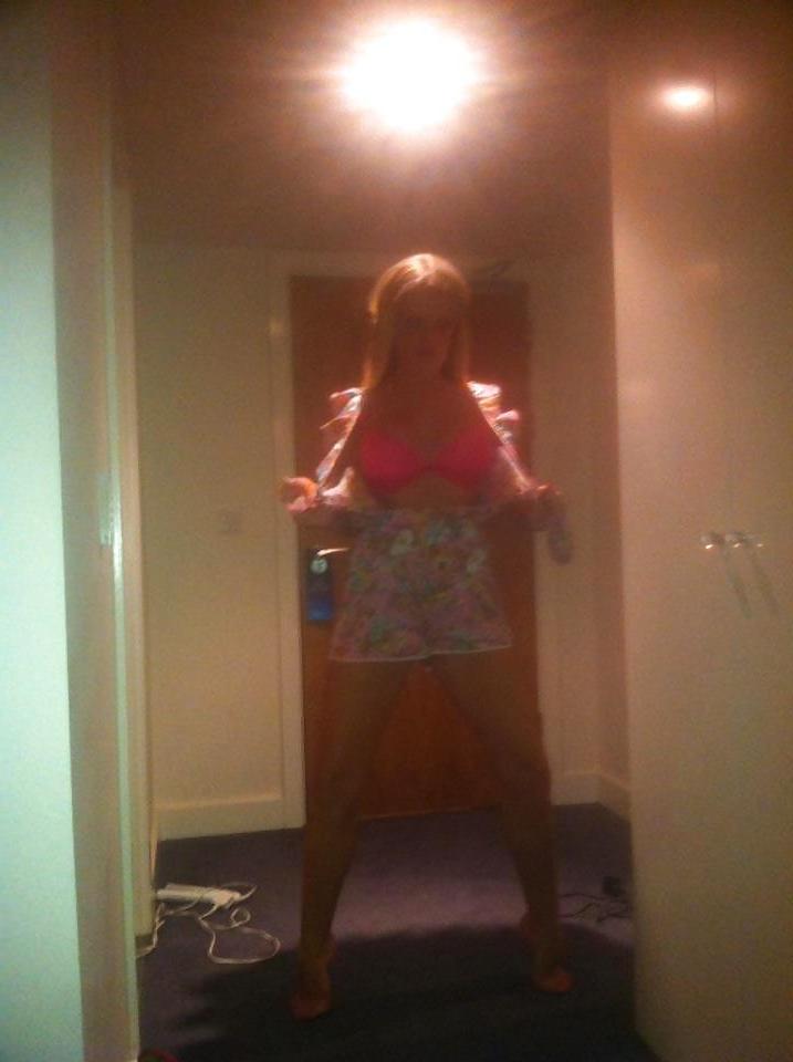 25P British Slut Chelsea Barrett