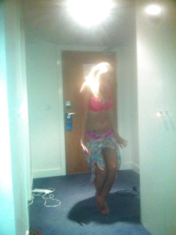 25P British Slut Chelsea Barrett