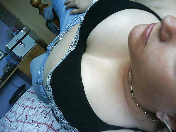 12P Sexy British MILF