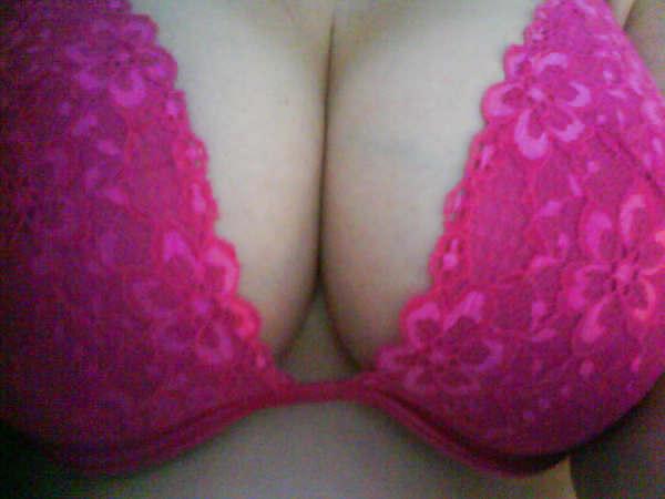 12P Sexy British MILF