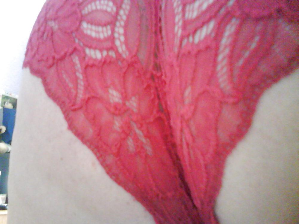 12P Sexy British MILF