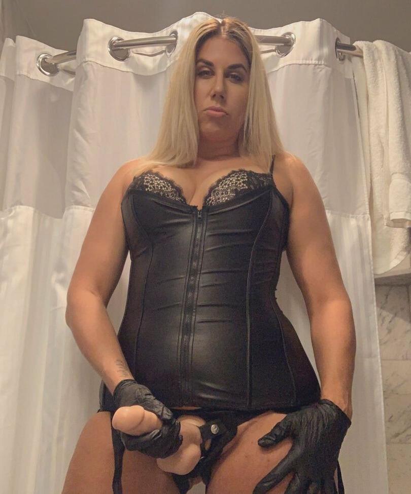 24P Tall Goddess Gia nude