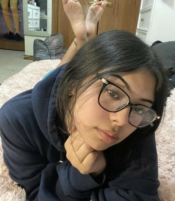 7P Goddess Mimi nude
