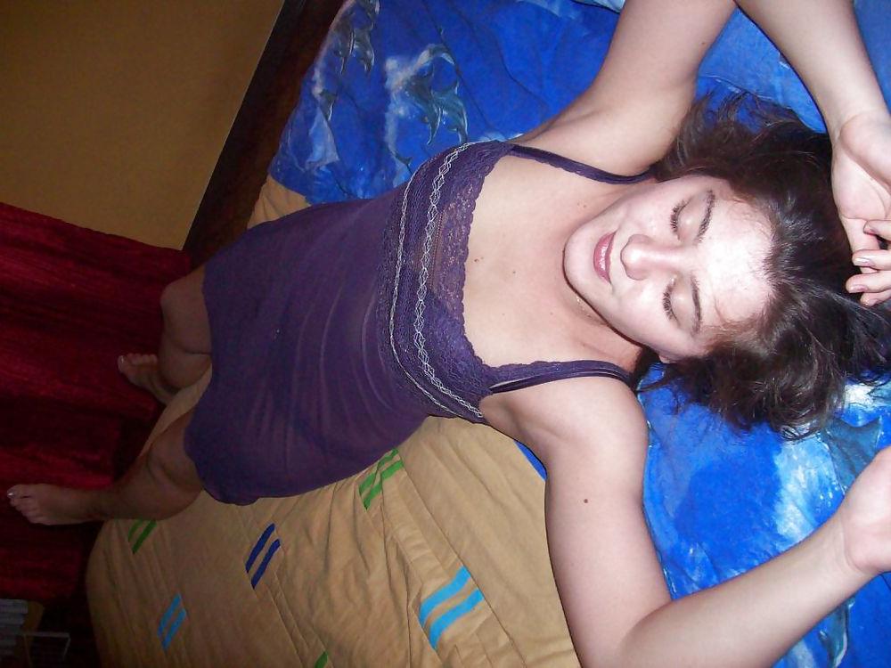25P Romanian girl in the shower after a good fuck