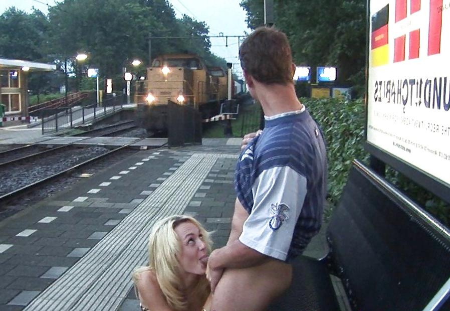 25P Public Sex 6