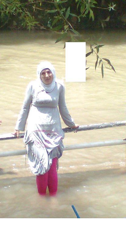 11P Busty arab turkish girls 2