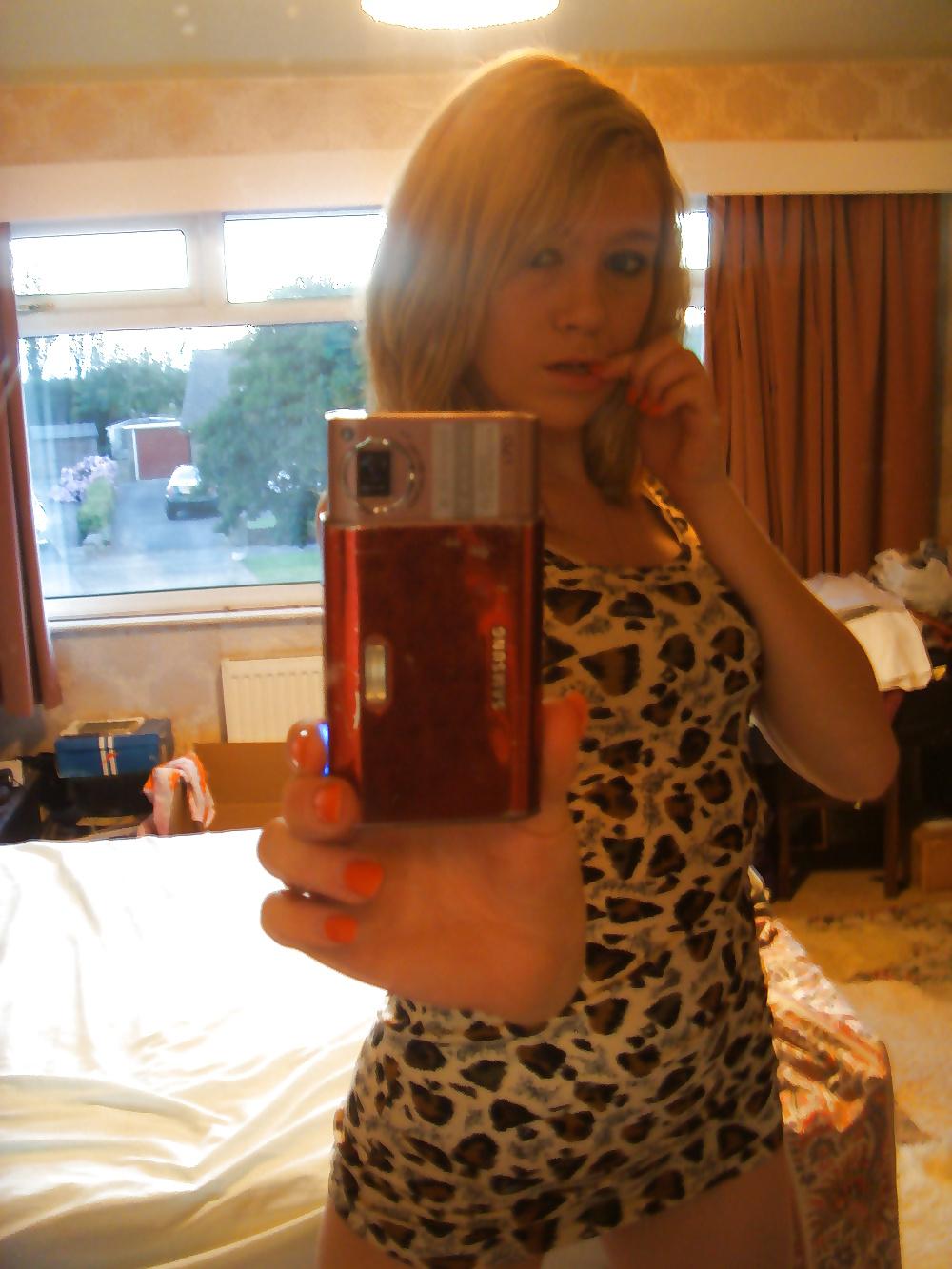 25P More sexy British girls (non nude)...