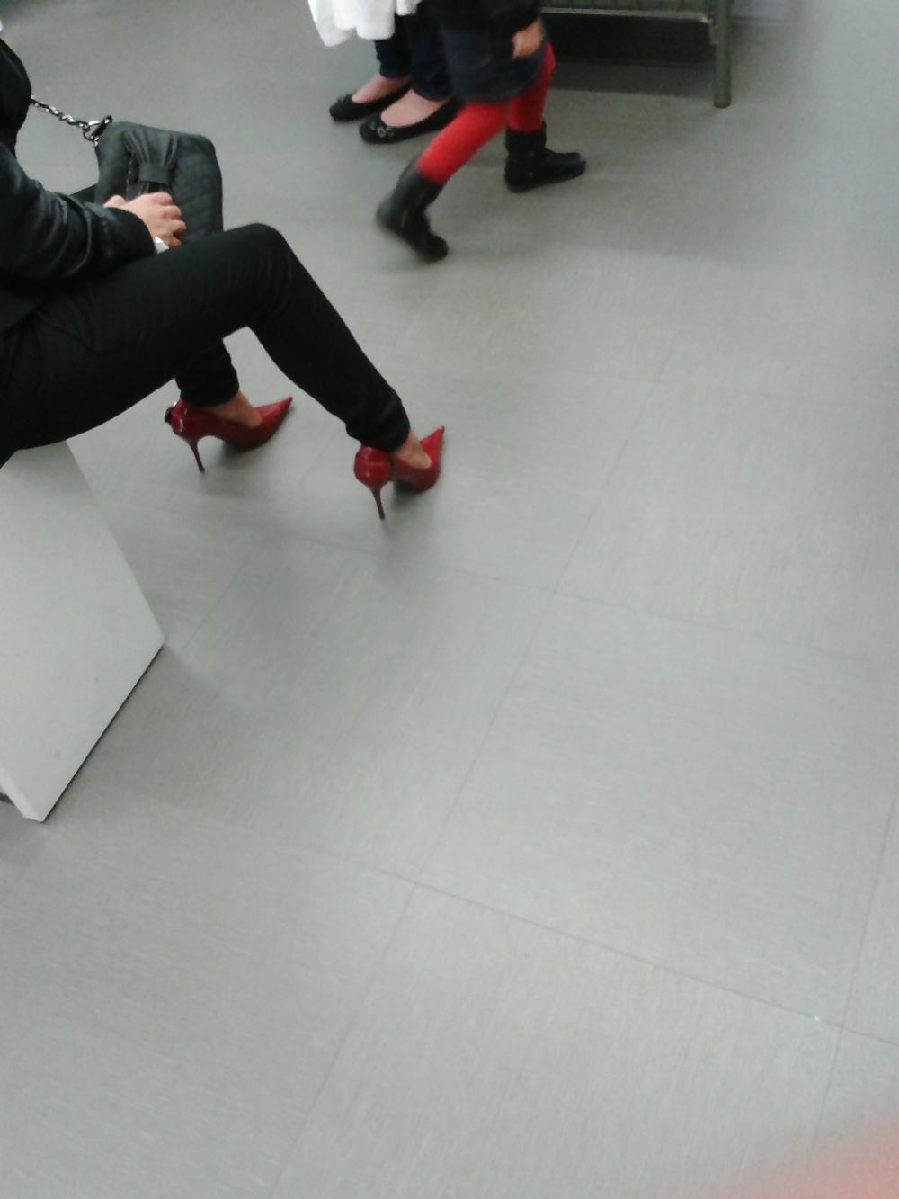 9P French candid feet