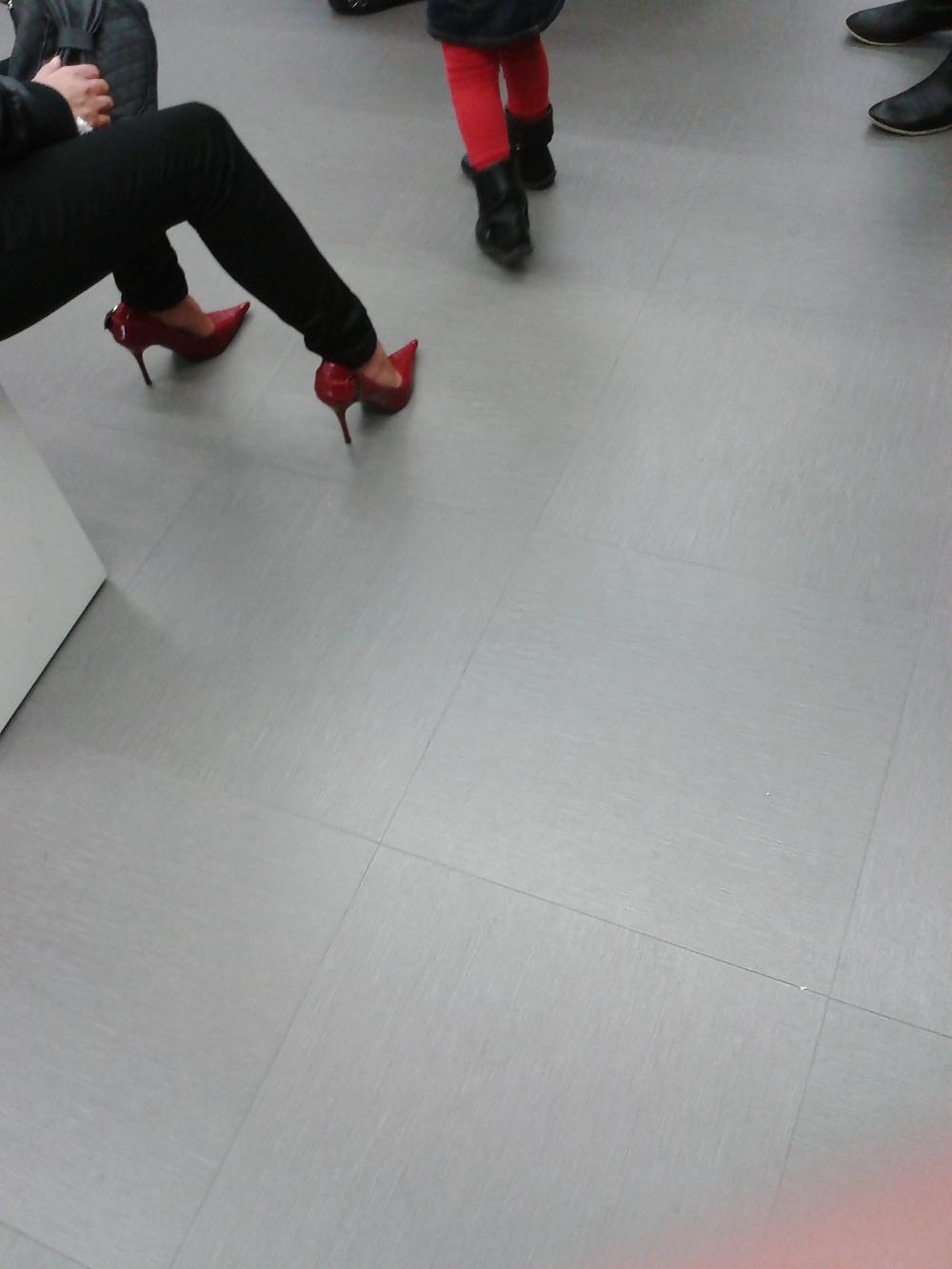 9P French candid feet