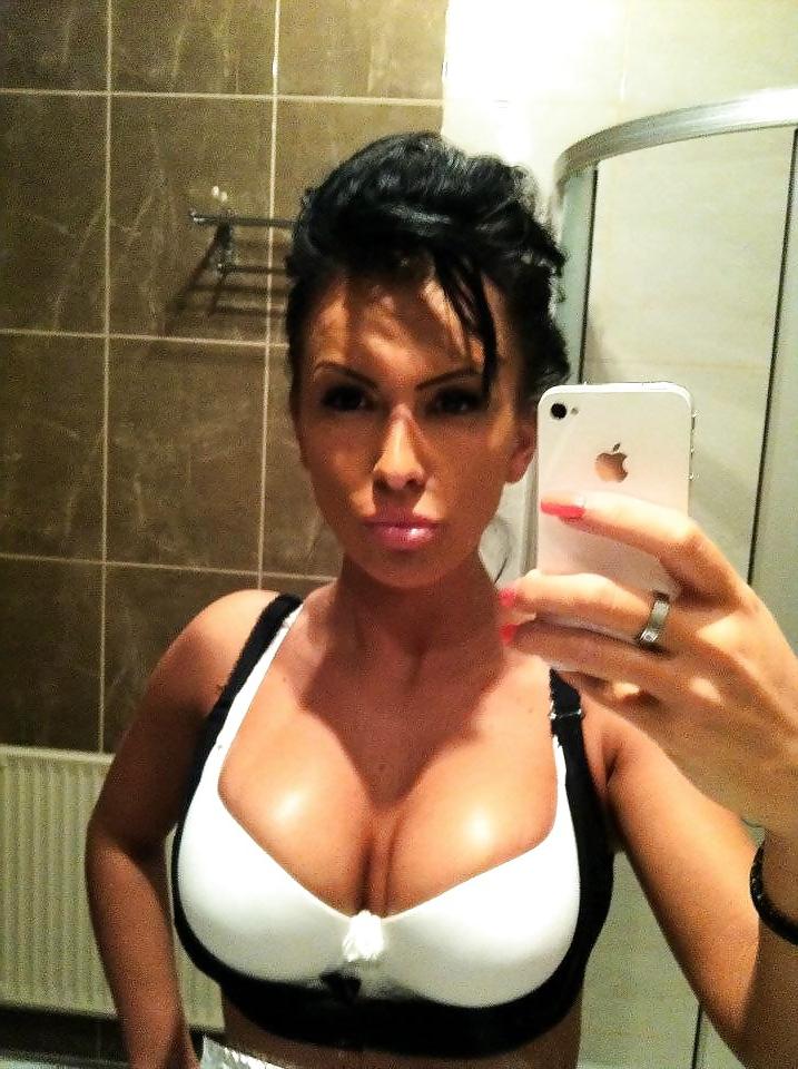 22P Bimbos Or Angels ?