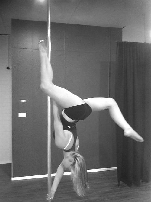 22P Pole-Dancing