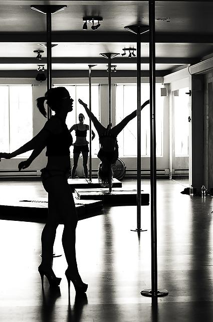 22P Pole-Dancing