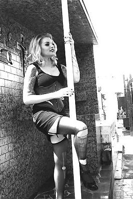 22P Pole-Dancing