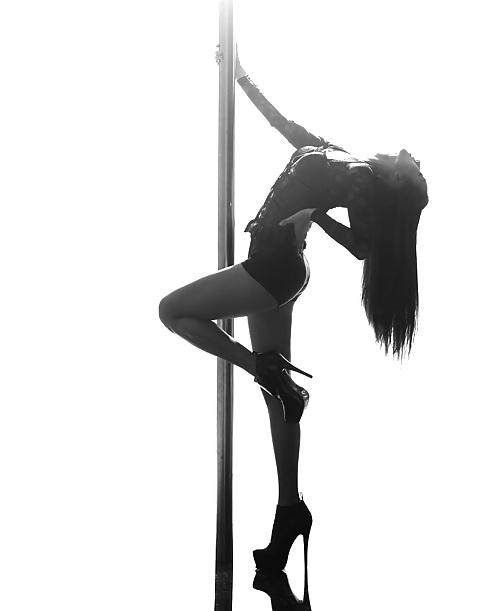 22P Pole-Dancing