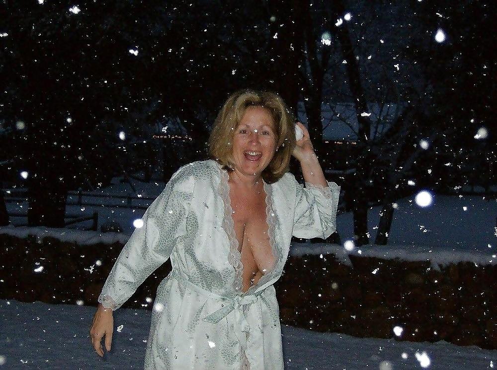 14P Heavy Saggy Mature Cleavage