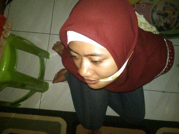 8P Asian Bondage Hijab