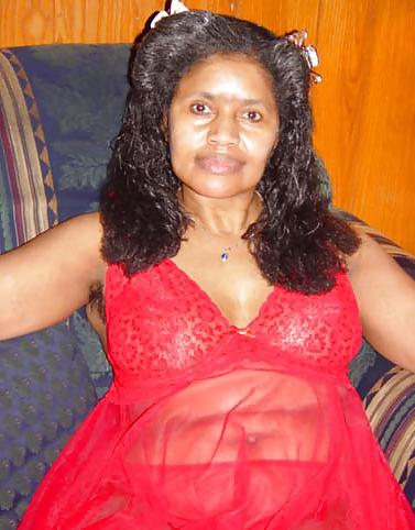 8P Black Granny