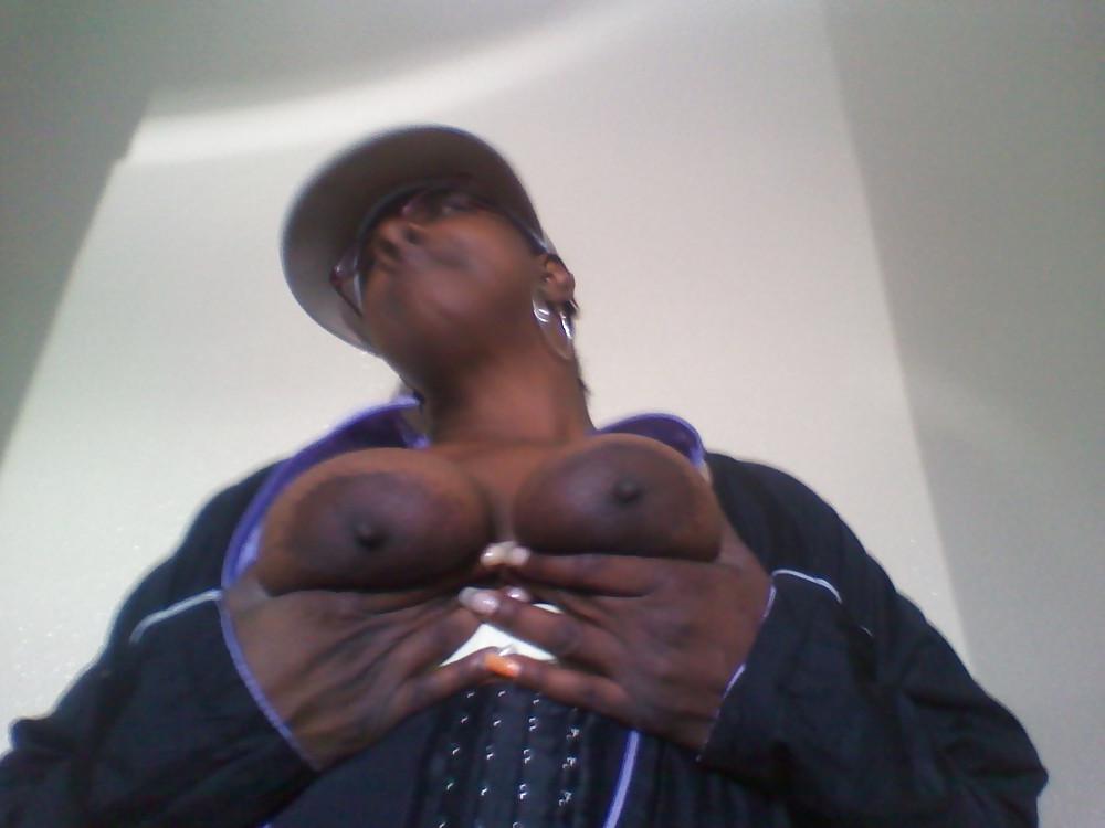 25P Black & Busty Nessa