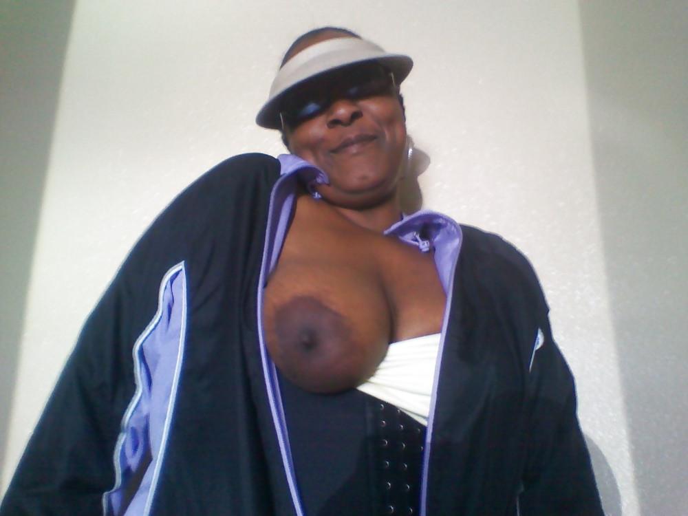 25P Black & Busty Nessa
